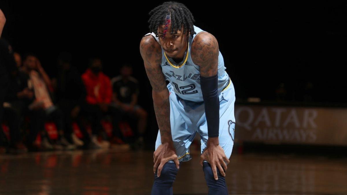 Grizzlies‘ Ja Morant leaves the game against the Nets in a wheelchair after a left ankle sprain.  To undergo an MRI scan on Tuesday